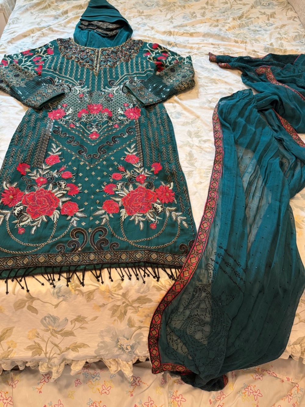 Pakistani eid dress salwar kameej  suit 3 PCs women size small to medium new